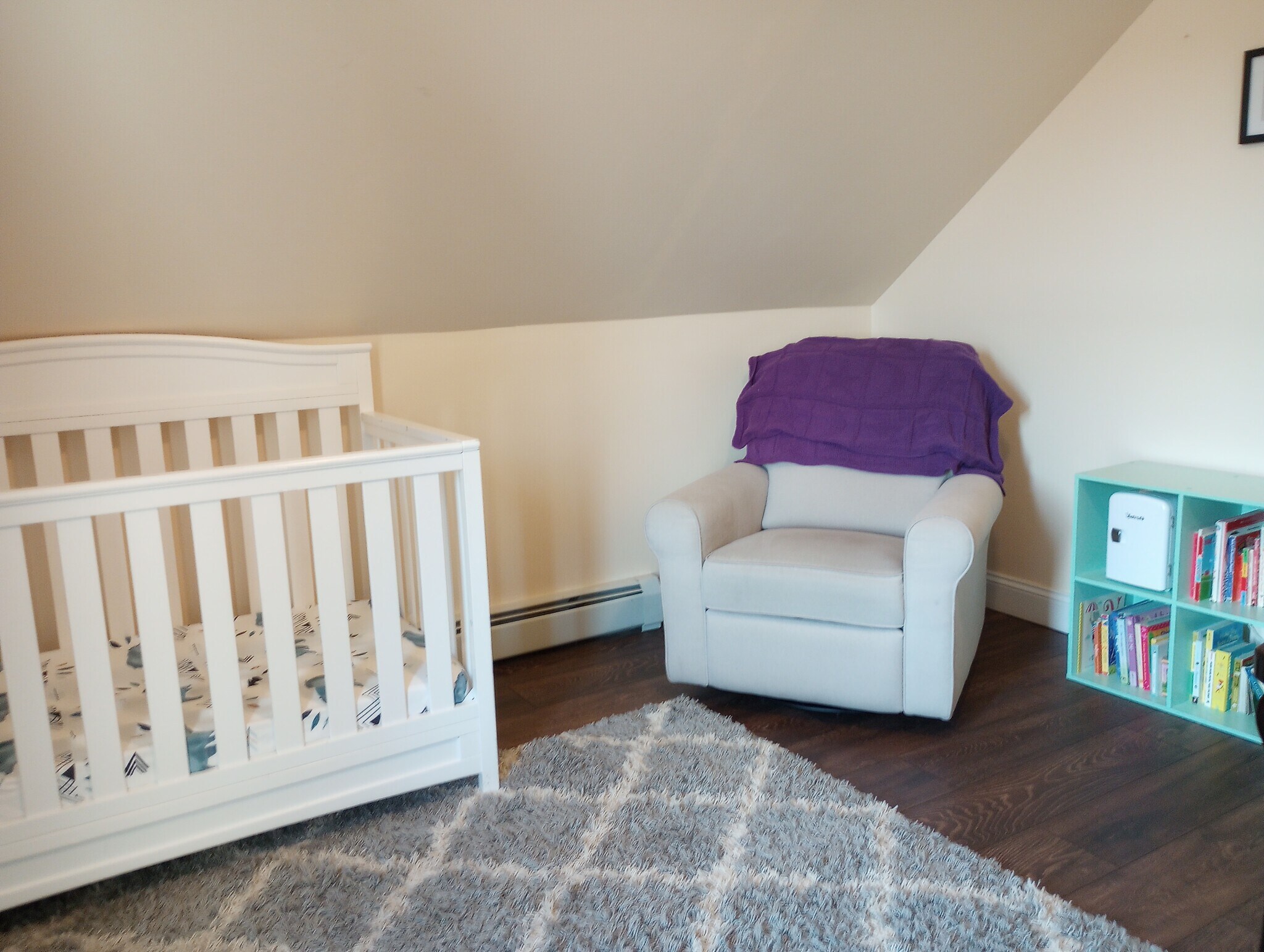Bedroom 3, top floor - 28 Robbins St