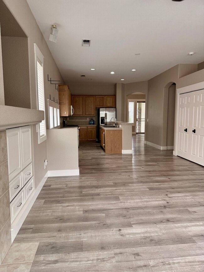 Building Photo - 7467 Earlsmoore Dr
