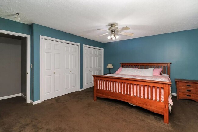 Building Photo - 1622 Iowa St