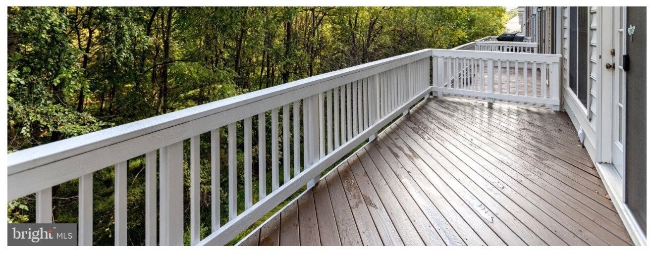 Building Photo - 213 Oak Knoll Ter