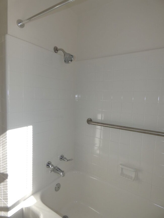 Building Photo - West Asheville House