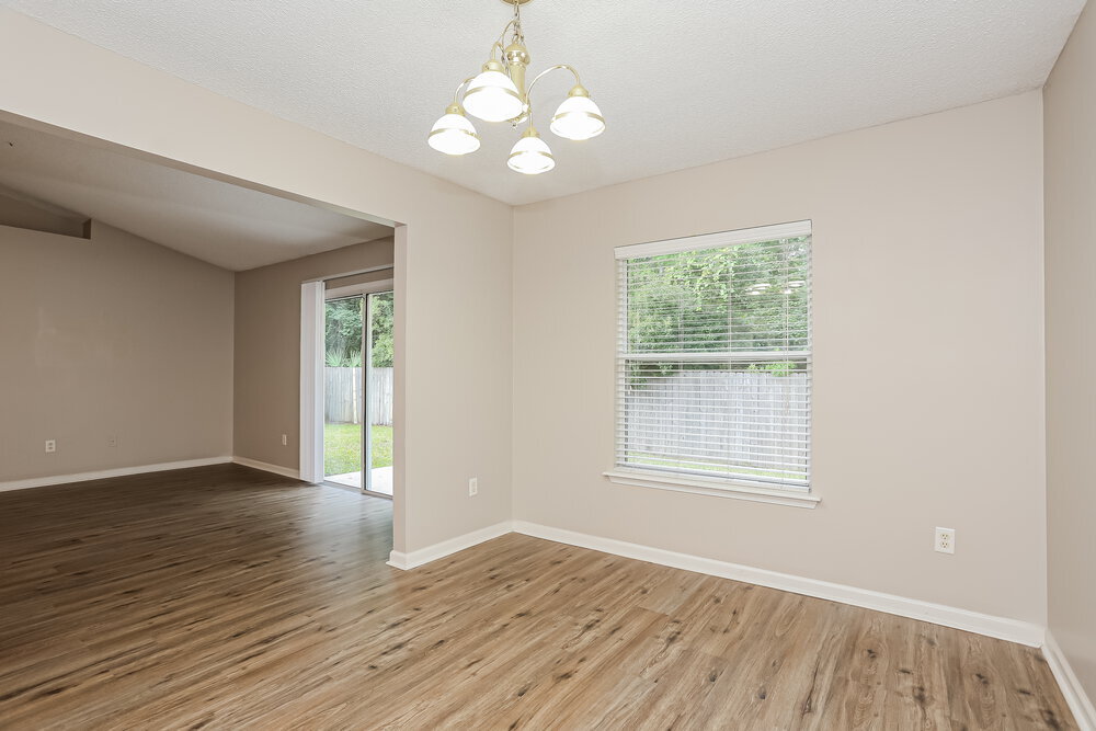 Building Photo - 10946 Lauren Oak Ln S