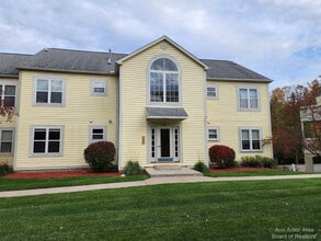 Building Photo - 2235 S Huron Pkwy