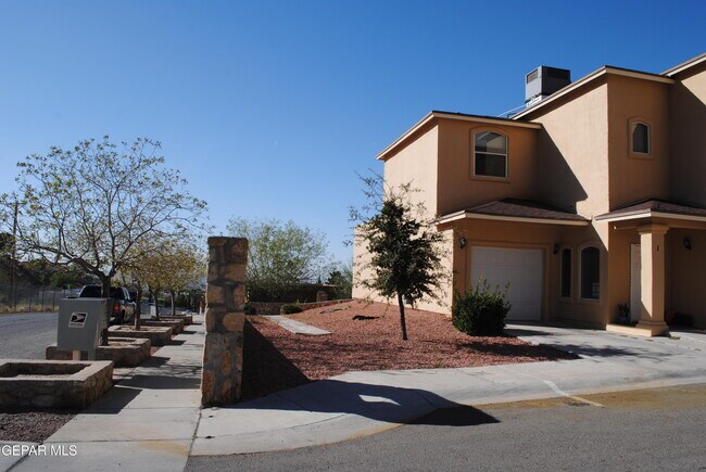 Building Photo - 5817 Lawndale Dr