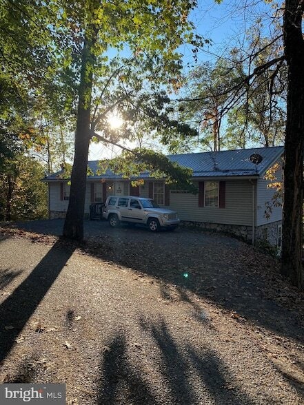 Building Photo - 6 Westridge Dr