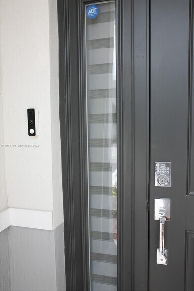 Building Photo - 371 NE 16th St