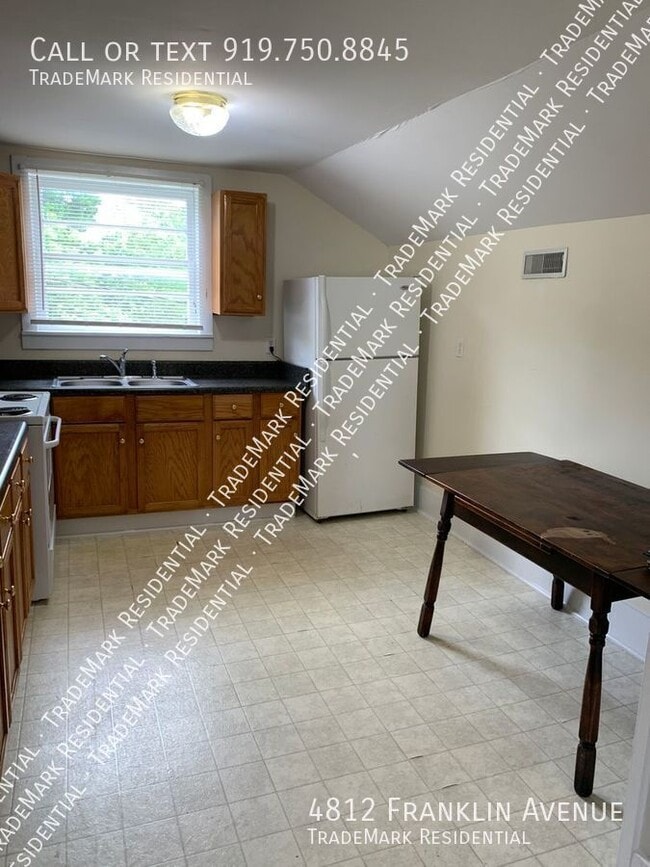 Building Photo - 4812 Franklin Ave