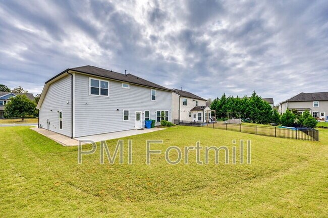 Building Photo - 1080 Crescent Moon Dr