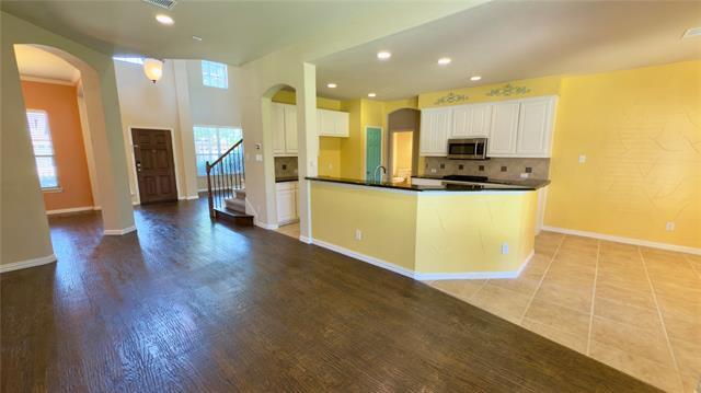 Building Photo - 5621 Hampshire Dr