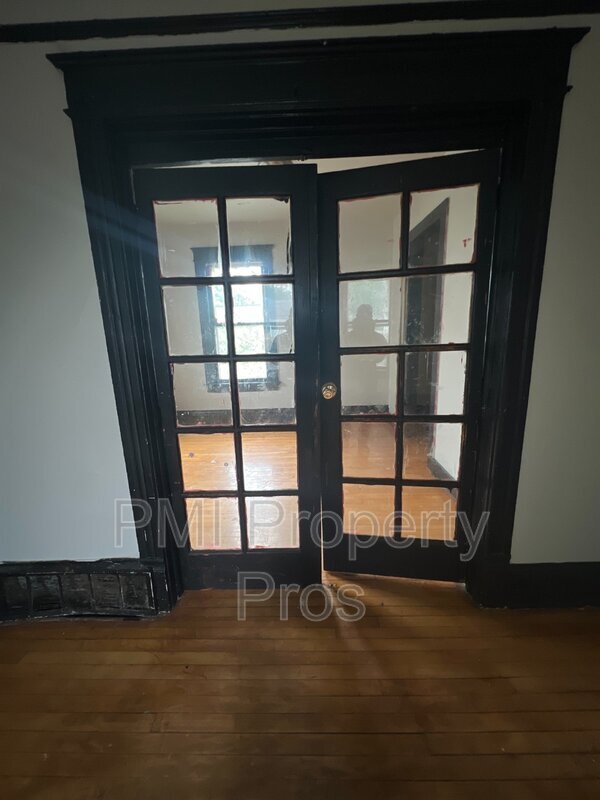 Building Photo - 1010A S 26th St