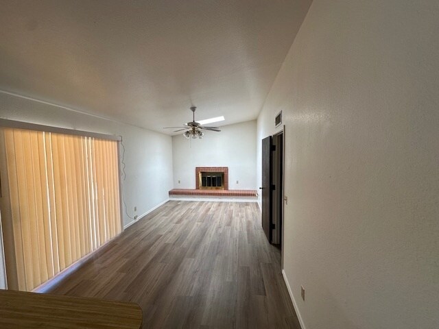 Building Photo - HOUSE FOR RENT