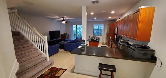 Building Photo - 4745 NW 59th St