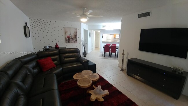 Building Photo - 10451 W Broward Blvd