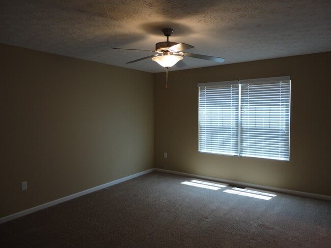 Building Photo - 4423 Pimlico Pl