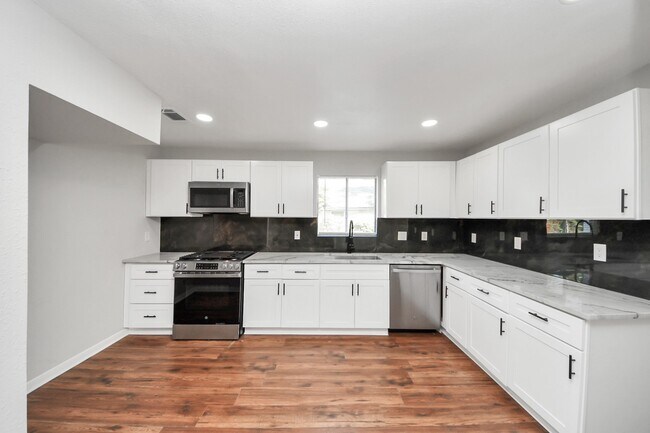 Building Photo - 18330 Cape Bahamas Ln