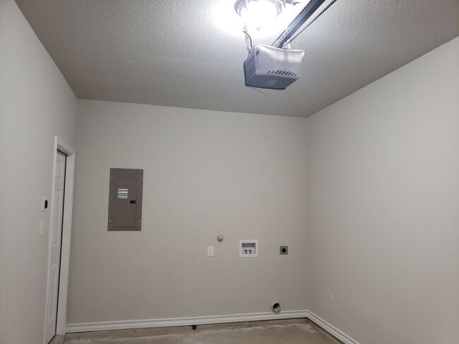 Building Photo - Townhome for Rent
