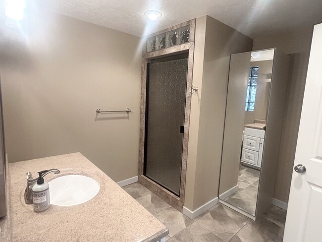 Building Photo - 1094 Gravel Hills Dr