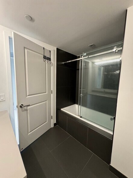 Full Bath - 1600 NE 1st Ave