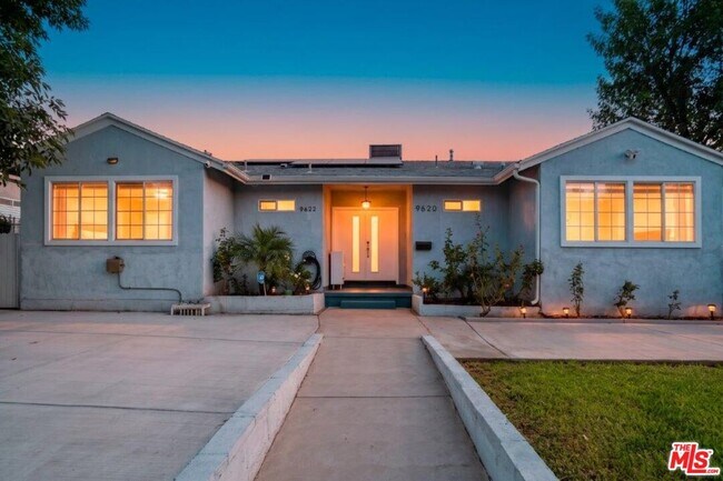 Building Photo - 9620 Woodale Ave