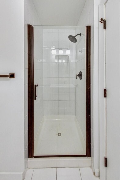 Building Photo - 2002 W Coulter St