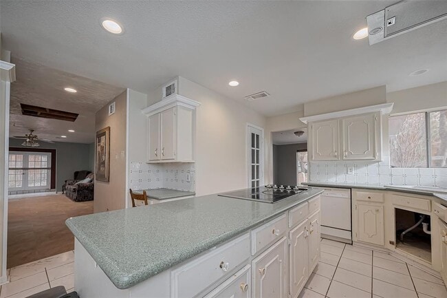 Building Photo - 4015 Black Locust Dr