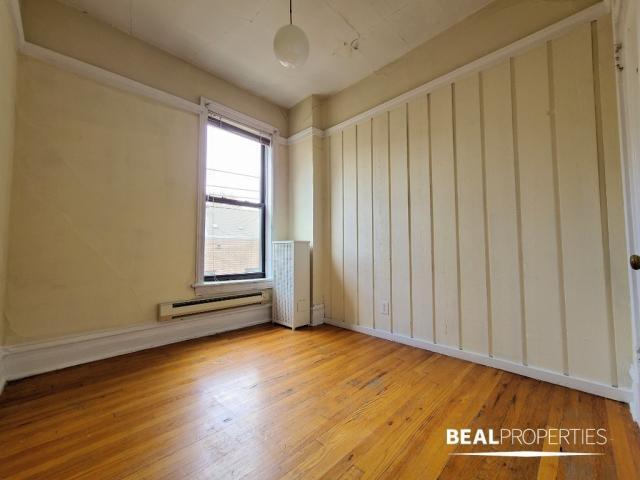 Building Photo - 2 bedroom in CHICAGO IL 60610