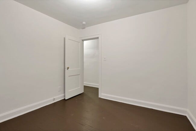 Building Photo - 1161-1163-1163 Linwood Ave