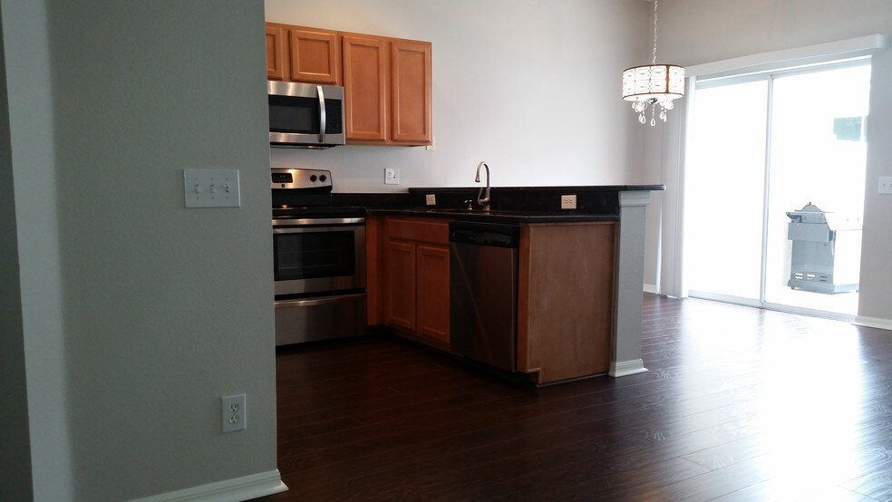 Building Photo - 569 Vallance Way NE