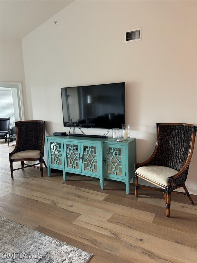 Building Photo - 4650 Yacht Harbor Dr