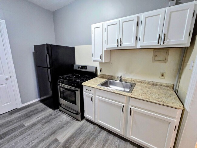 Building Photo - 417 N Ninth St