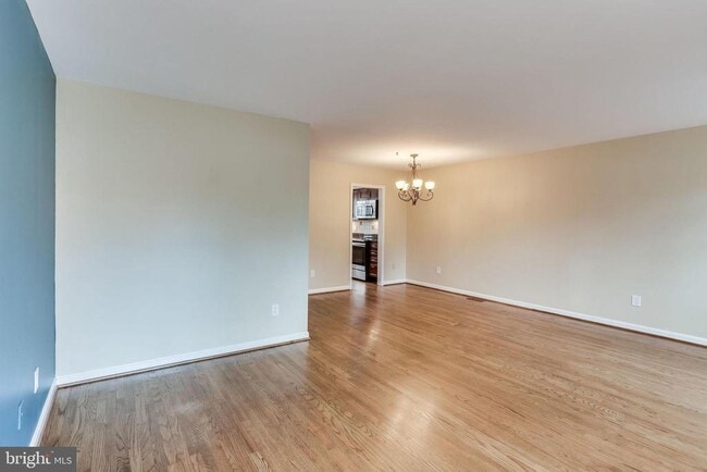 Building Photo - 839 N Greenbrier St