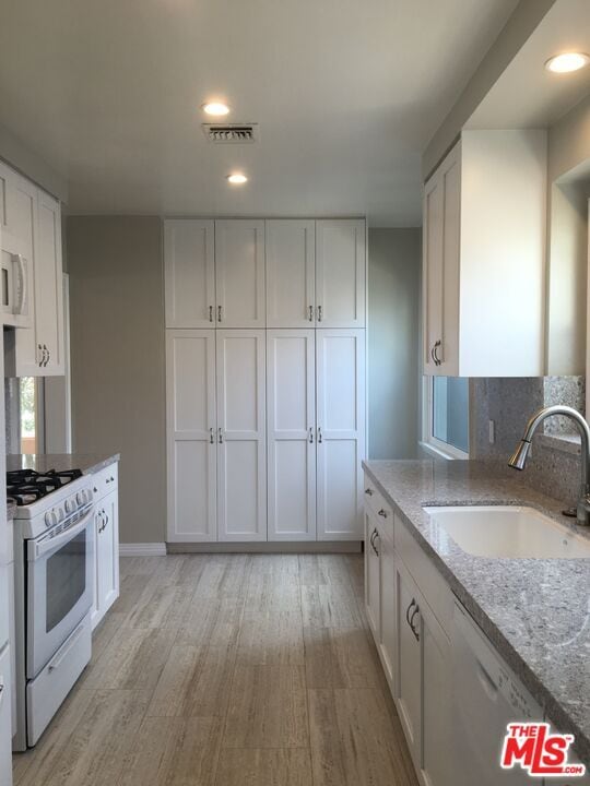 Building Photo - 8424 Gonzaga Ave