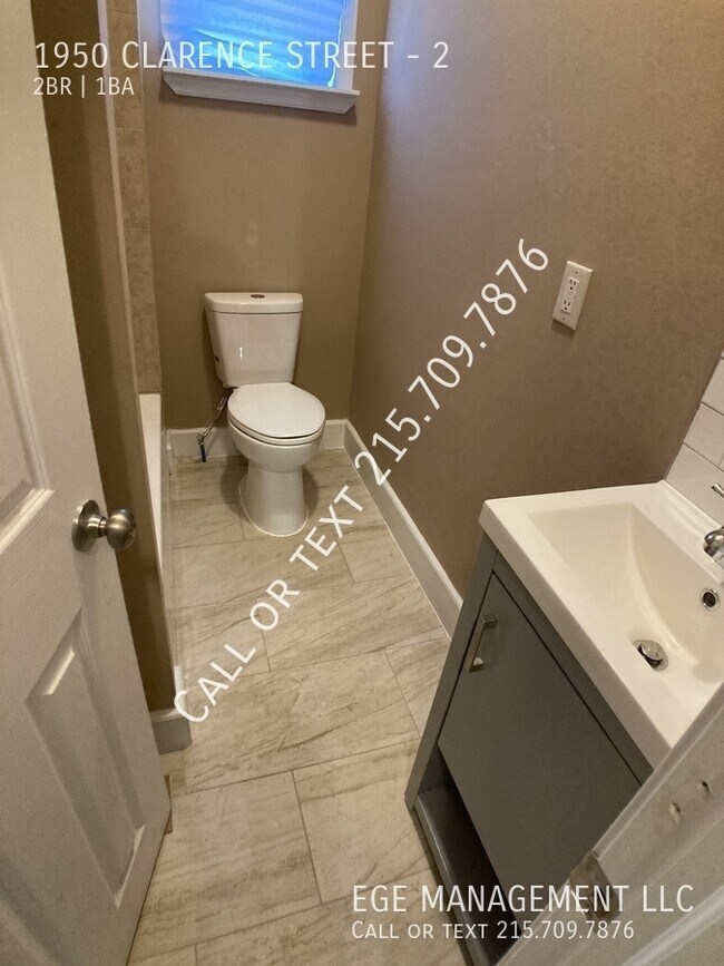 Building Photo - 1950 Clarence St