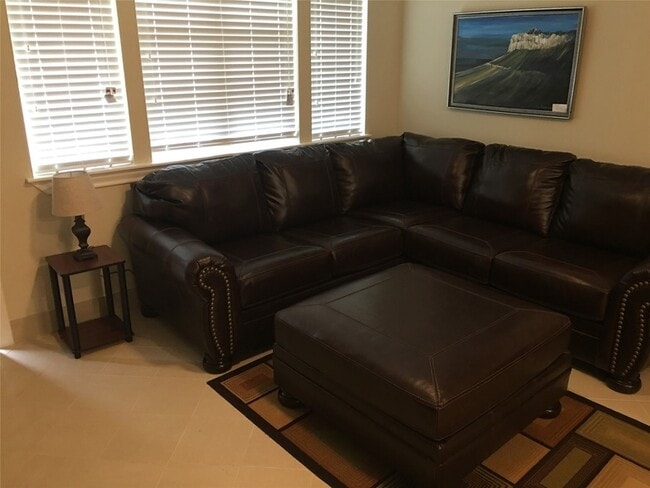 Building Photo - 3730 Boettcher Dr