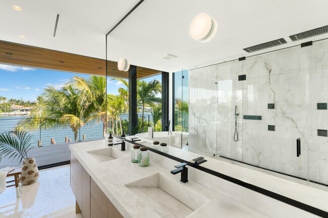 Building Photo - 701 86th St