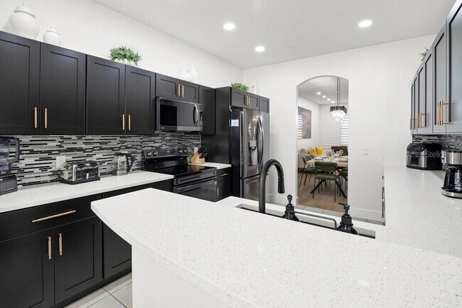 Building Photo - 434 Henley Cir