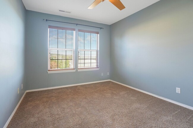 Building Photo - 4Bd/2.5Ba Two Story House - Available Soon!