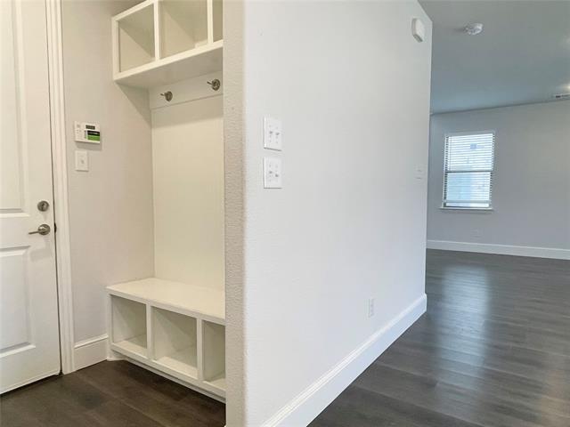 Building Photo - 2257 Washington Dr