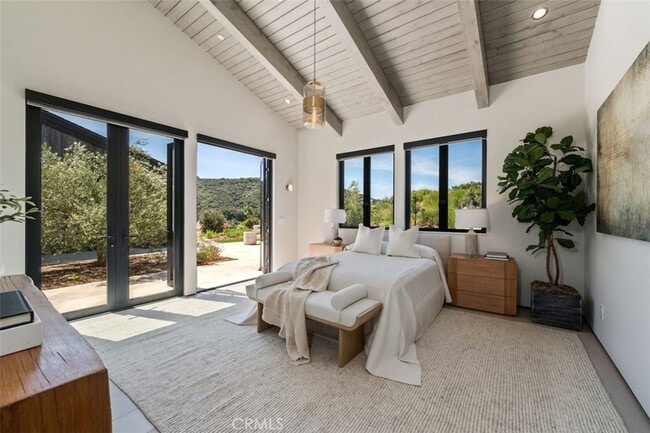 Building Photo - 3121 Old Topanga Canyon Rd