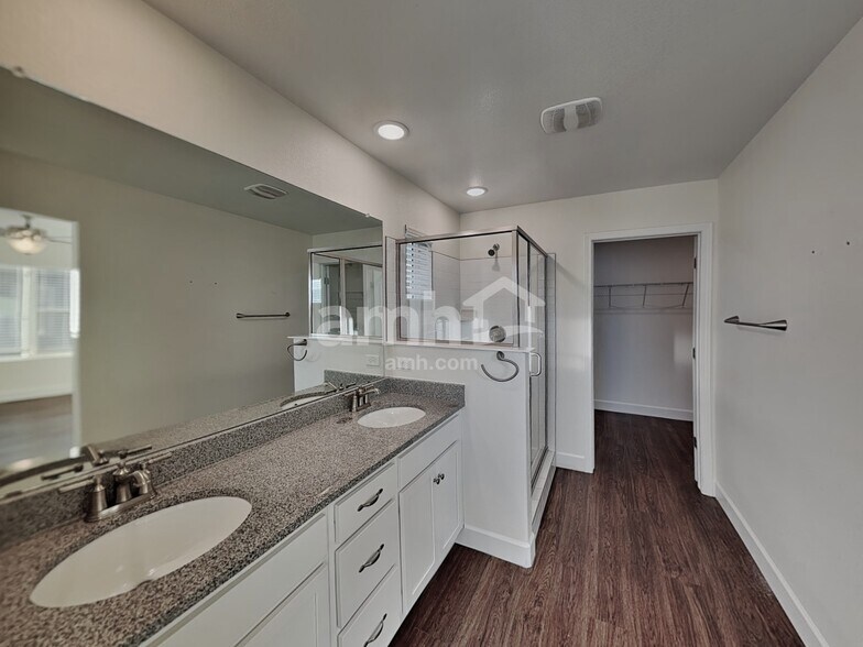 Building Photo - 4303 Crestone Peak St