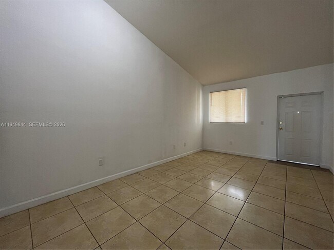 Building Photo - 2551 SE 16th Terrace