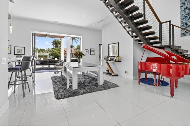 Building Photo - 334 Isle of Capri Dr