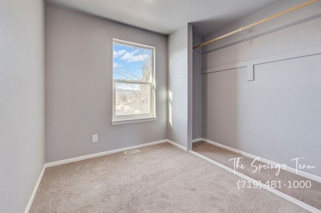 Building Photo - 6460 Bugle Dr