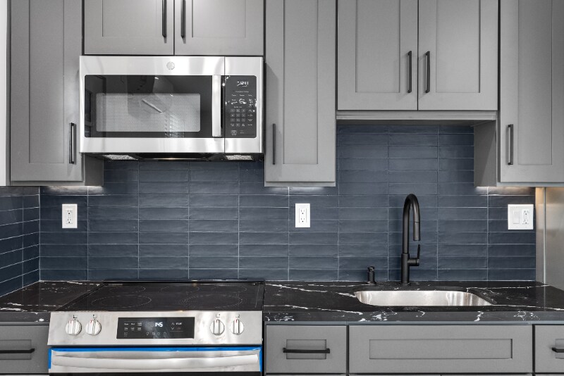 Building Photo - 232 N Hollywood Way