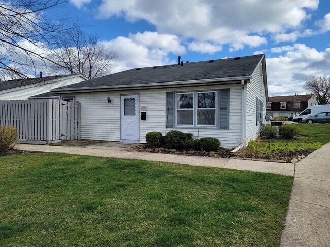 Building Photo - 1710 Queensbury Cir