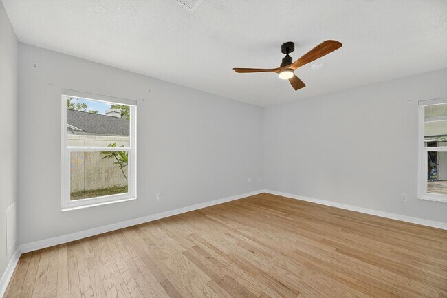 Building Photo - Available Immediately!