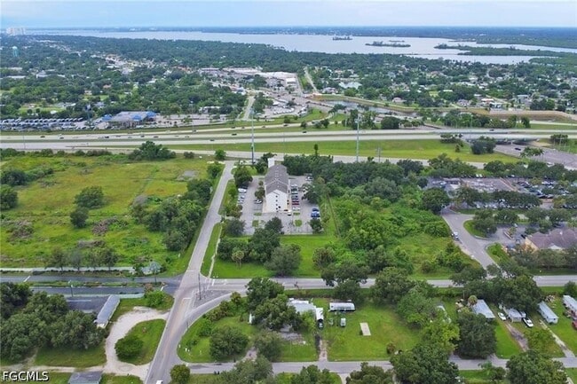 Building Photo - 4180 Sabal Ln