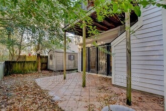 Building Photo - 740 S Lake Cir