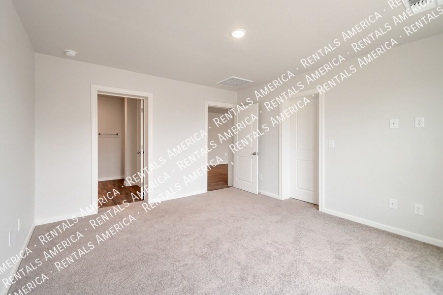 Building Photo - 8013 Namaka Dr