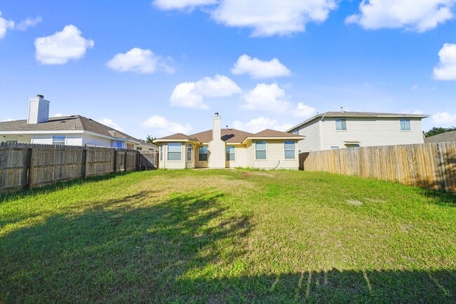 Building Photo - Updated Single-Story Home in Escondido North - Realtor Commission: $500